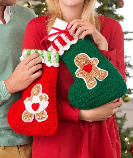 Free Crochet Christmas Stocking pattern roundup