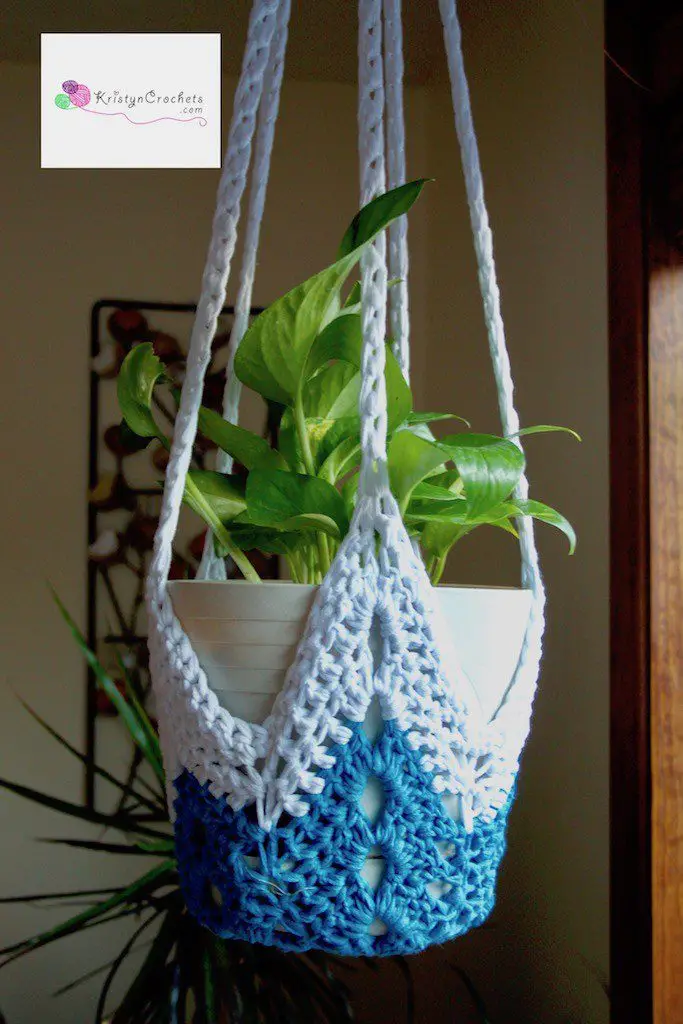 Never Ending Star Plant Hanger a free crochet pattern