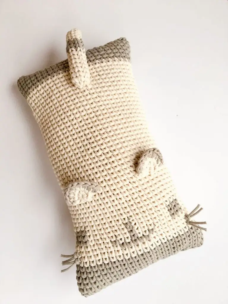Cat Cuddler Travel Neck Pillow Free Crochet Pattern