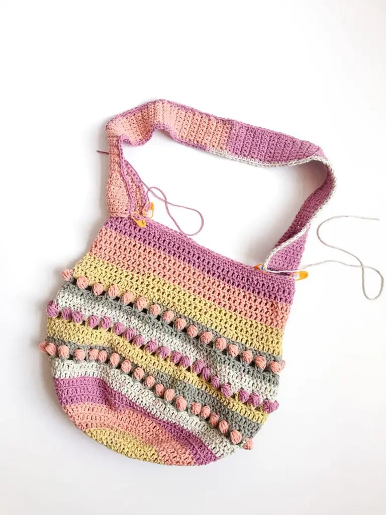 Gathering Rosebuds Market Bag free crochet pattern attach straps