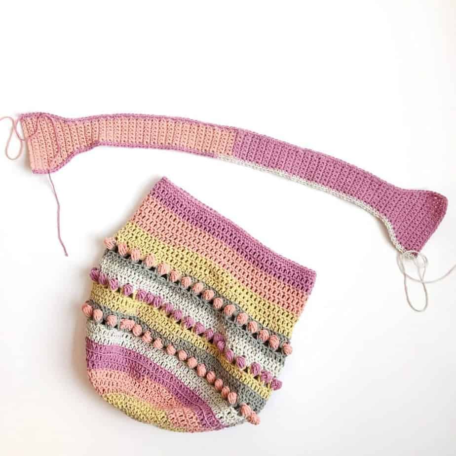 Gathering Rosebuds Market Bag free crochet pattern in process 2