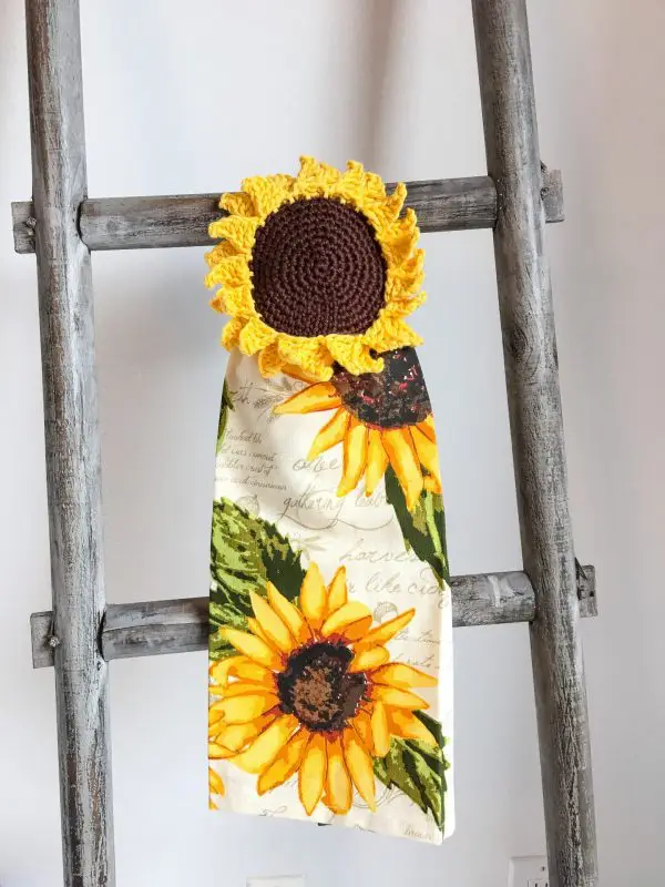 Sunflower Towel Topper crochet pattern hang on ladder
