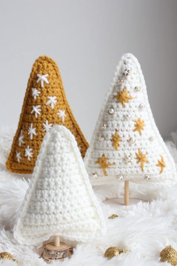 Christmas Tree Stand free crochet pattern
