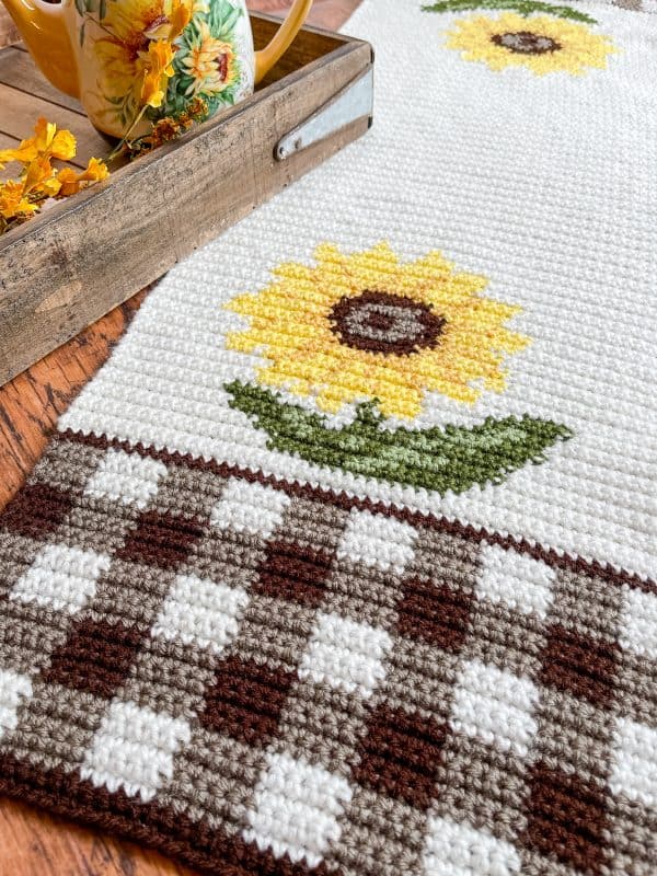 Crochet Sunflower Table Runner free pattern