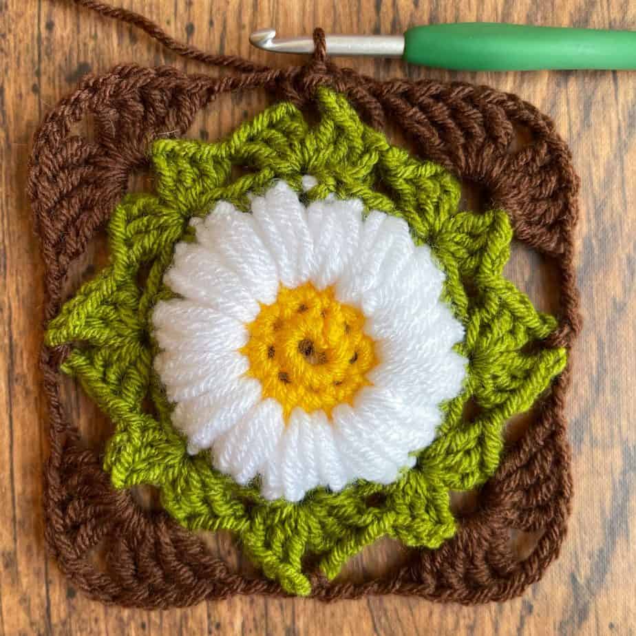 Sunflower crochet motif process 7