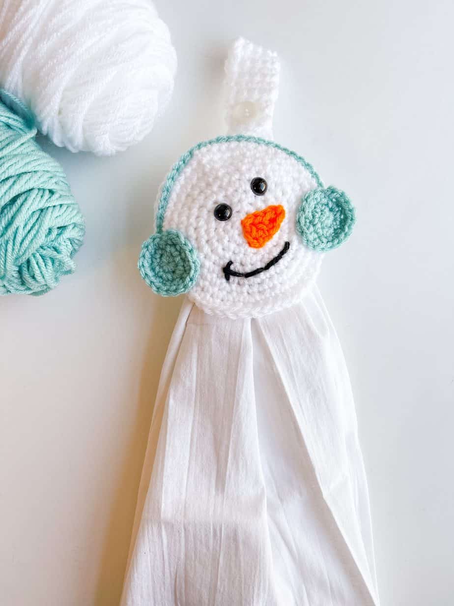 Snowman Towel topper free crochet pattern