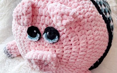 Crochet Pig Pattern – Pig in a Blanket free crochet pattern!