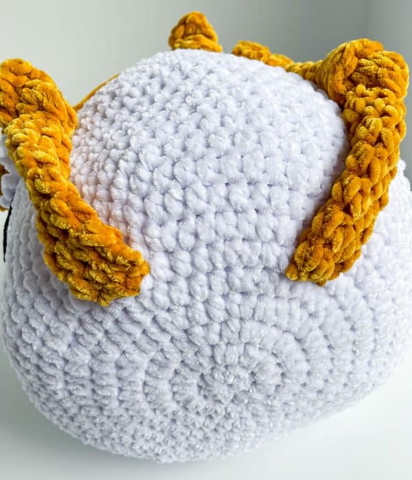 crochet chicken plush sewing on legs process