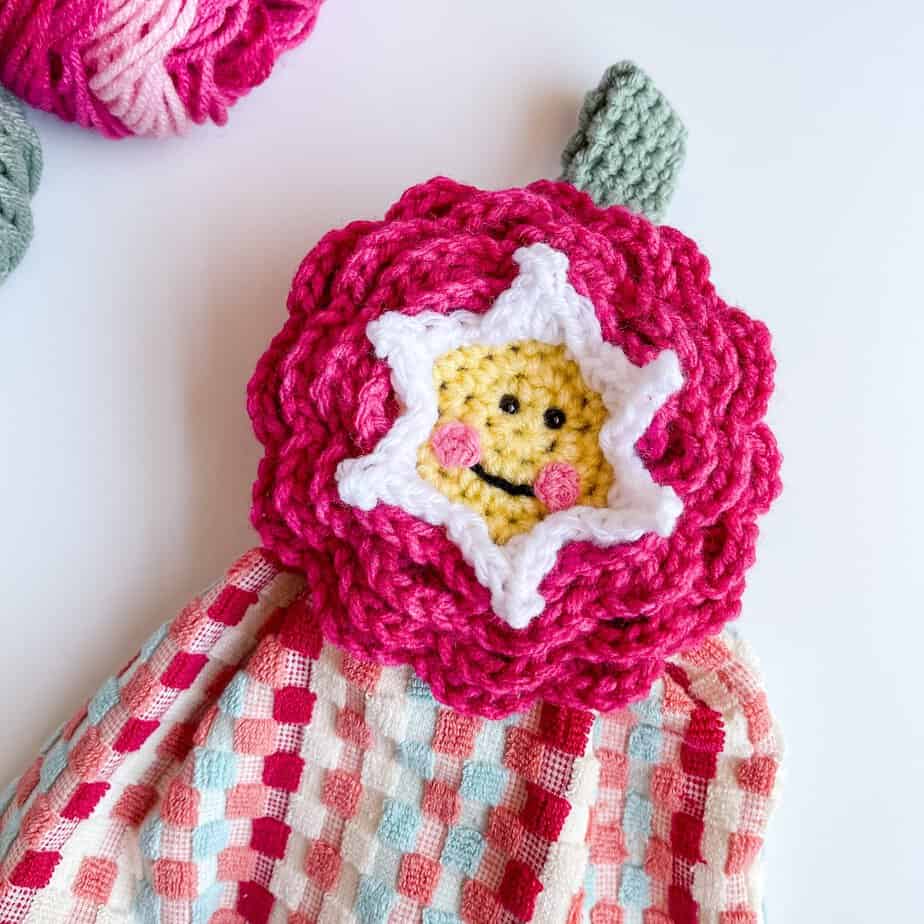 crochet flower free crochet towel holder pattern
