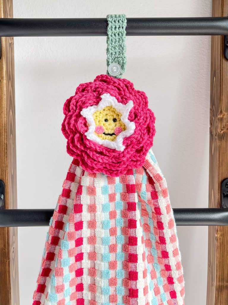 free crochet towel holder pattern - happy flower towel topper