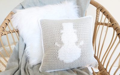 Crocheted Snowman Pillow free crochet tapestry pattern!