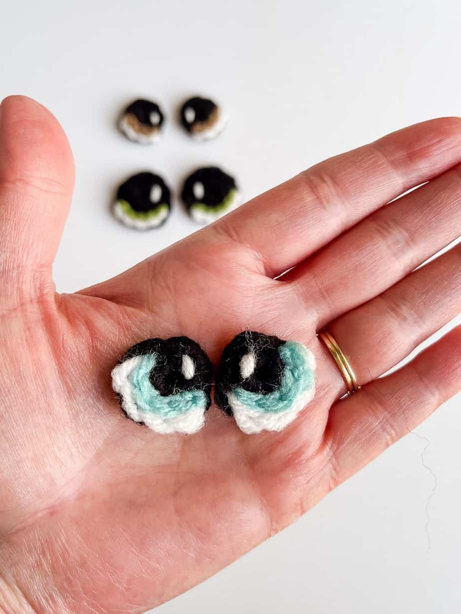 crochet eyes in 3 sizes free crochet pattern
